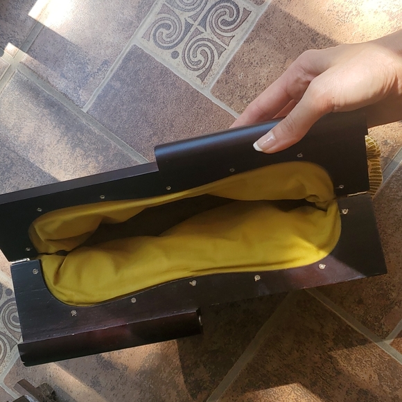 Statement Clutch with Wooden Handle - Picture 3 of 12